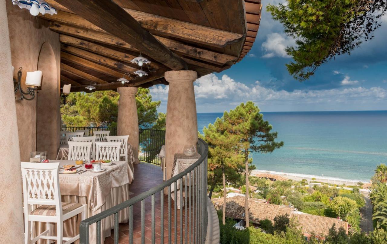 Hotel Porto Pirgos Parghelia Buitenkant foto