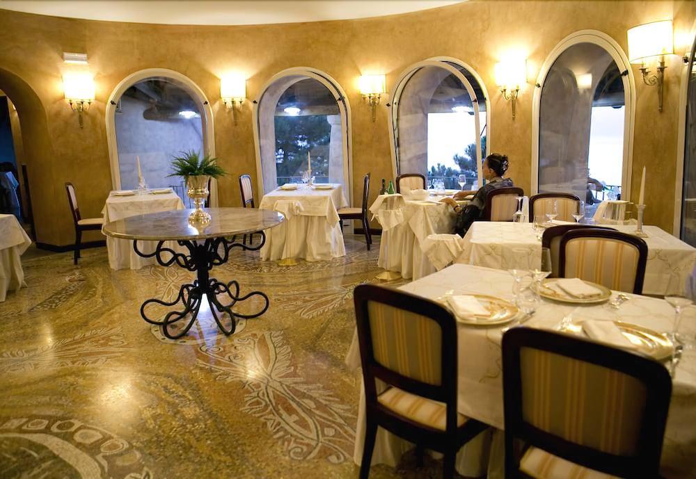 Hotel Porto Pirgos Parghelia Buitenkant foto