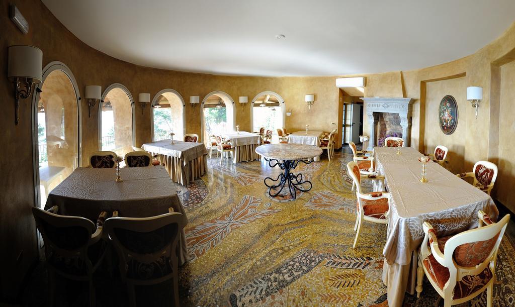 Hotel Porto Pirgos Parghelia Buitenkant foto