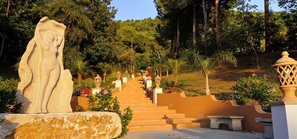Hotel Porto Pirgos Parghelia Buitenkant foto