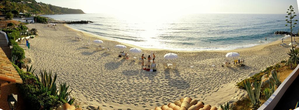 Hotel Porto Pirgos Parghelia Buitenkant foto