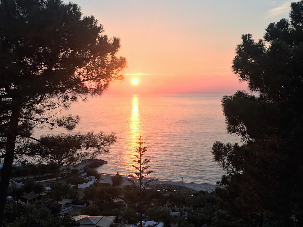 Hotel Porto Pirgos Parghelia Buitenkant foto