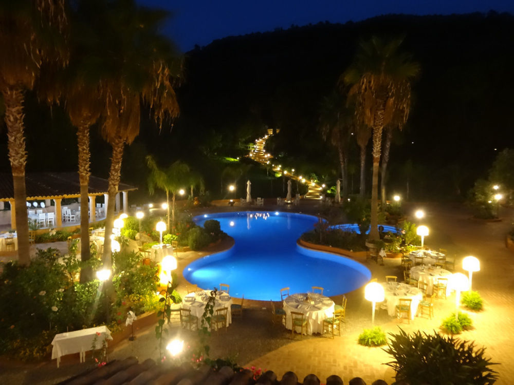 Hotel Porto Pirgos Parghelia Buitenkant foto