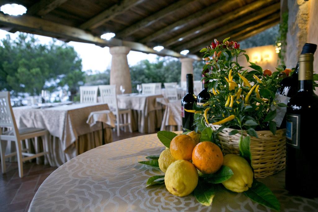 Hotel Porto Pirgos Parghelia Buitenkant foto