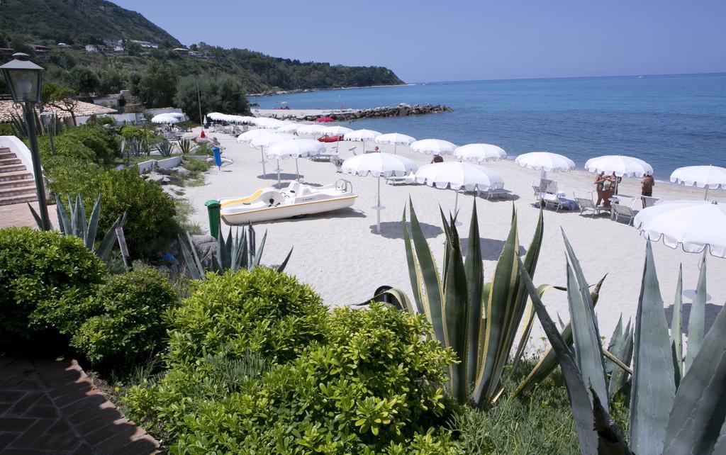Hotel Porto Pirgos Parghelia Buitenkant foto
